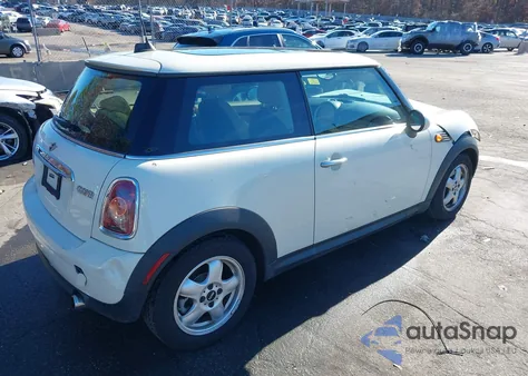 2010 Mini Cooper z USA, uszkodzony, nr VIN WMWMF3C56ATZ65306